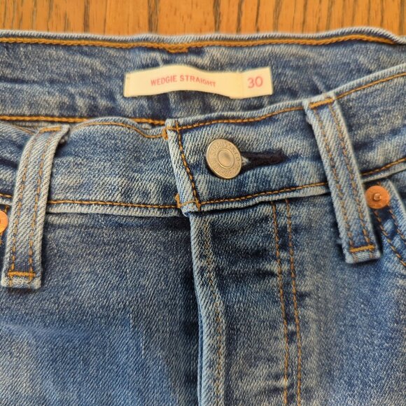Levis Wedgie Straight Womens Jeans Blue Denim Button Fly Frayed Hem W30 L28 - Picture 7 of 16